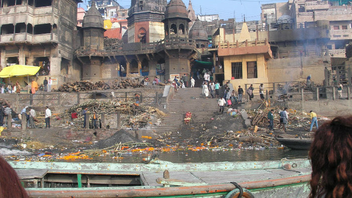 Varanasi-ManikarikaGath (kópia).JPG