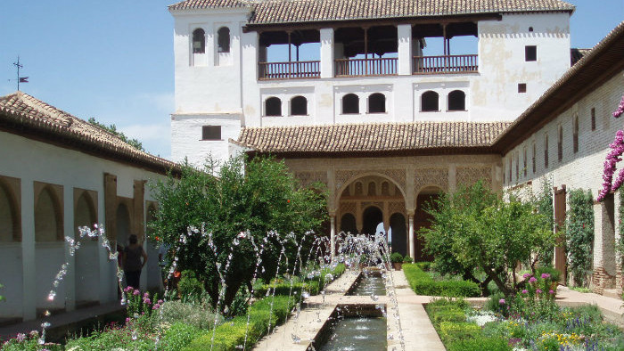 Alhambra - zahrada.JPG