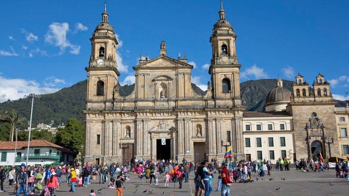 Bogota-Plaza de Bolivar.jpg