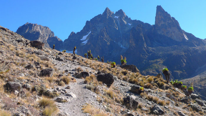 Mt Kenya pohlad na hlavne vrcholy.JPG