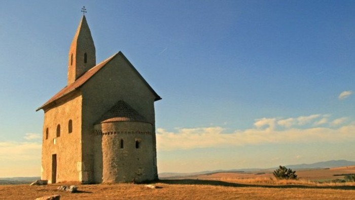 Romanische Kirche in Dražovce