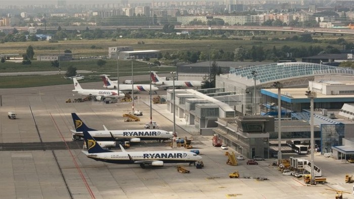 Neuer Informationsstand am Flughafen