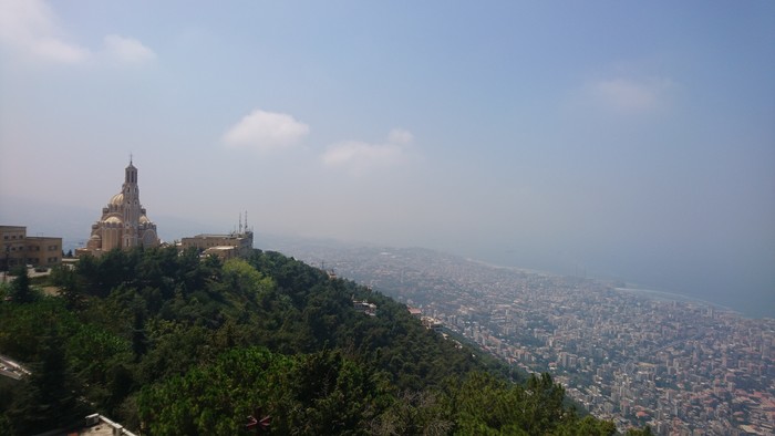 Vyhlad na Bejrut z vrchu Harissa.JPG