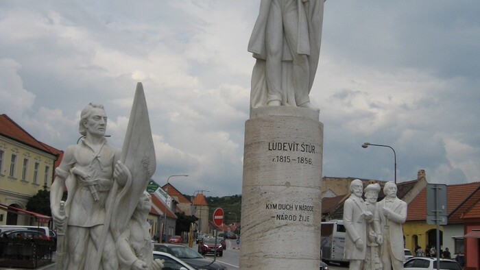 K dominantám Modry patrí aj socha Ľudovíta Štúra z bieleho talianskeho mramoru