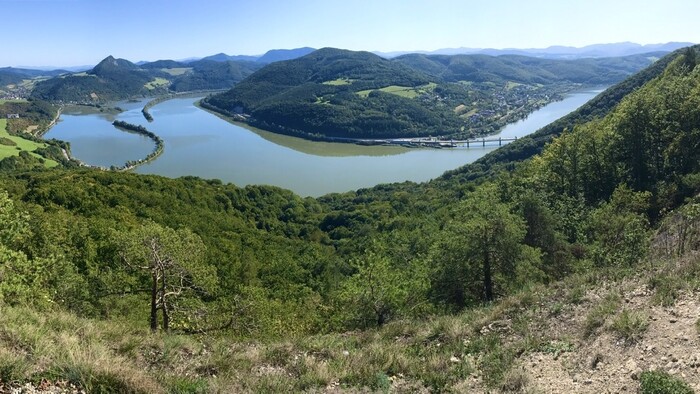 Výstup na vrch Holíš nad Nimnicou 