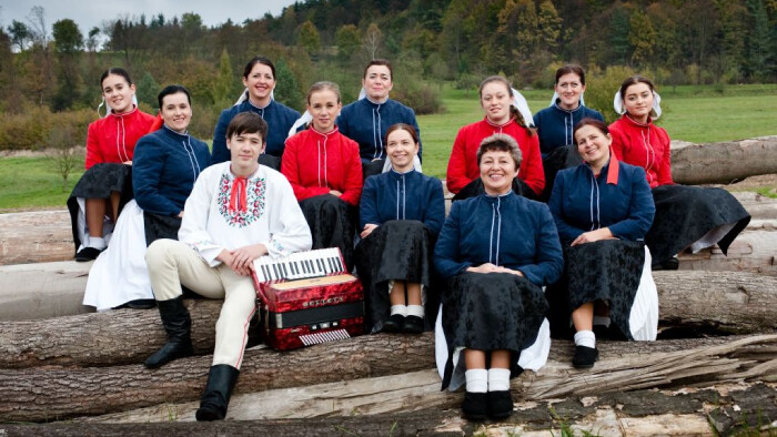 Obec Jasenica má vlastnú folklórnu spevácku skupinu Dúbrava