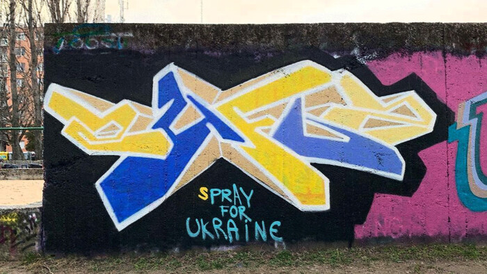 Poézia mesta: (S)PRAY for Ukraine