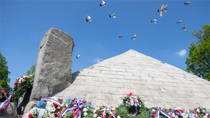 Tragic death of Milan Rastislav Štefánik commemorated on Bradlo hill