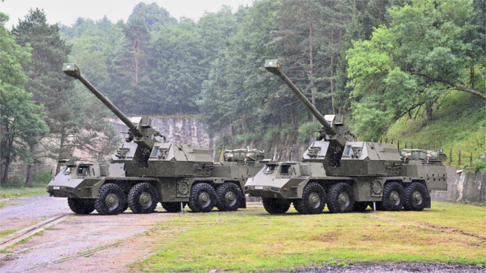 Ukraine receives two Zuzana 2 howitzers 