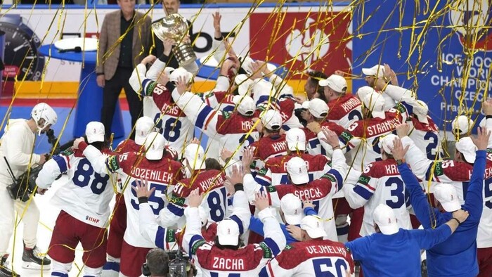 Českí hokejisti reagujú na zisk zlatých medailí: Nemohlo to prísť v lepší čas, bojovali sme jeden za druhého