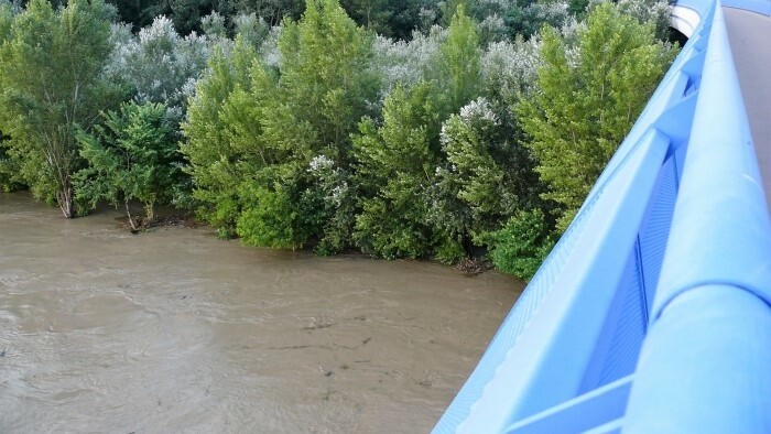 La vague de crue se précipite également vers la Slovaquie, le Danube monte fortement !