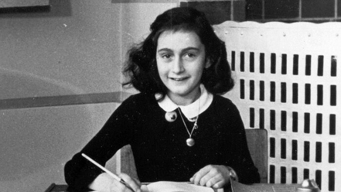 Anna Franková túžila byť novinárkou. Krutý príbeh zachytený v jej denníku pozná celý svet