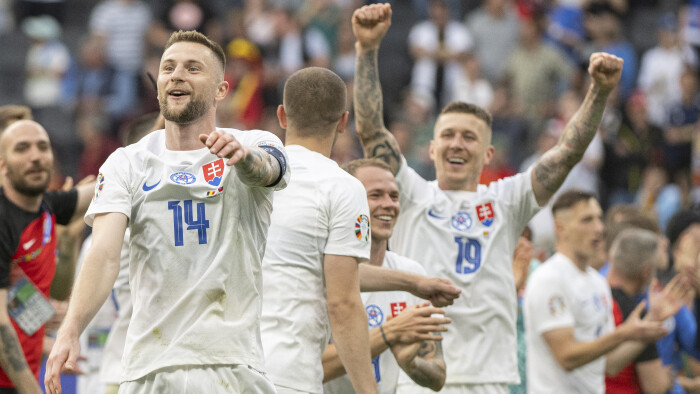 Bravo à aux footballeurs slovaques qui ont battu la Belgique!