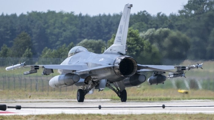 Seilfanganlagen für neue F-16 erfolgreich getestet