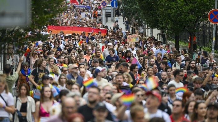 Rainbow-Pride-Marsch unter erhöhten Sicherheitsvorkehrungen