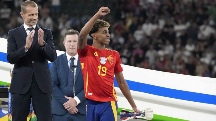 Krátke SPRÁVY z EURO 2024: Najlepším hráčom turnaja sa stal Rodri, mladíkom Yamal