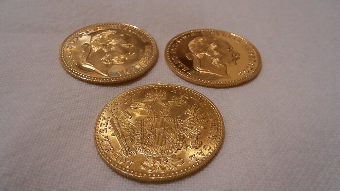 Stredovekí falšovatelia mincí. Boli medzi nimi aj králi?