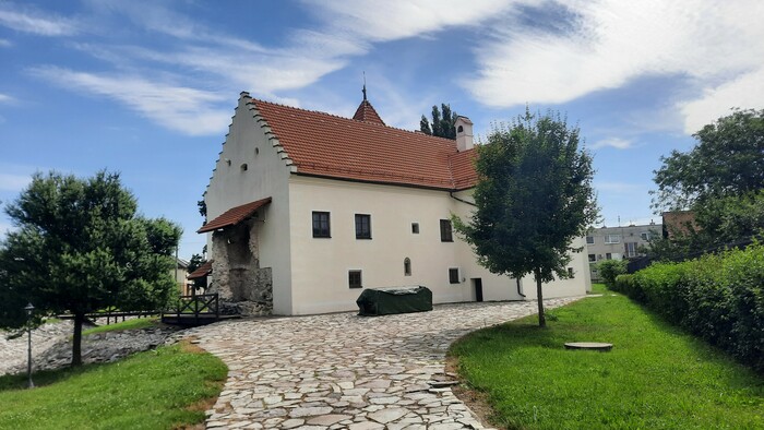 Vodný hrad Šimonovany