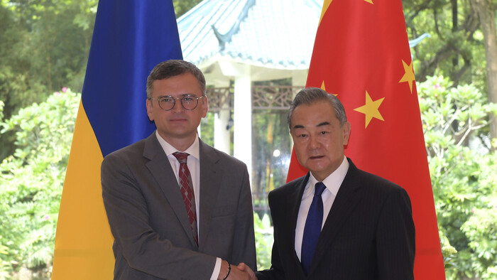 Ukrajinský minister zahraničných vecí v Pekingu