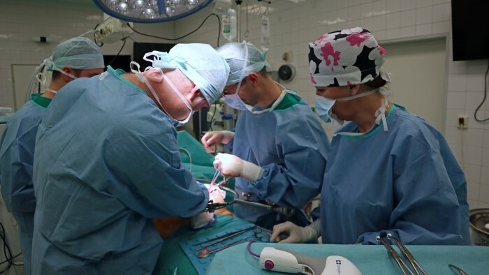 Годовщина проведения уникальной трансплантации сердца 