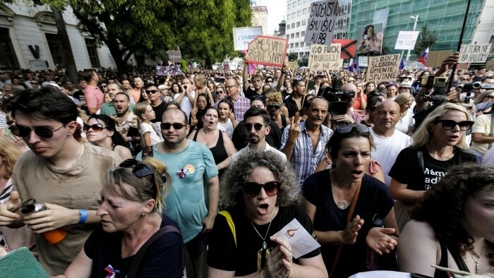 Miles de personas protestaron en Bratislava contra las recientes acciones del Ministerio de Cultura