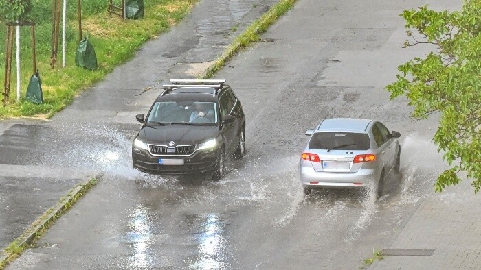 Západ krajiny sa pripravuje na dôsledky vytrvalého dažďa 