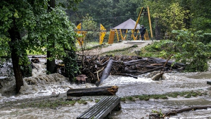 Škody po povodniach budú rátať na milióny