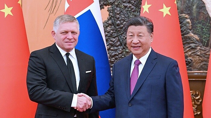 Slovak gov't signs 13 agreements and memorandums with China