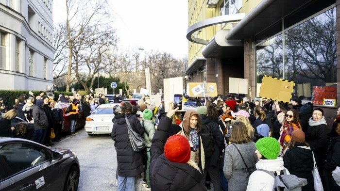 Proteste gegen die neue Satzung des Fonds zur Kunstförderung 