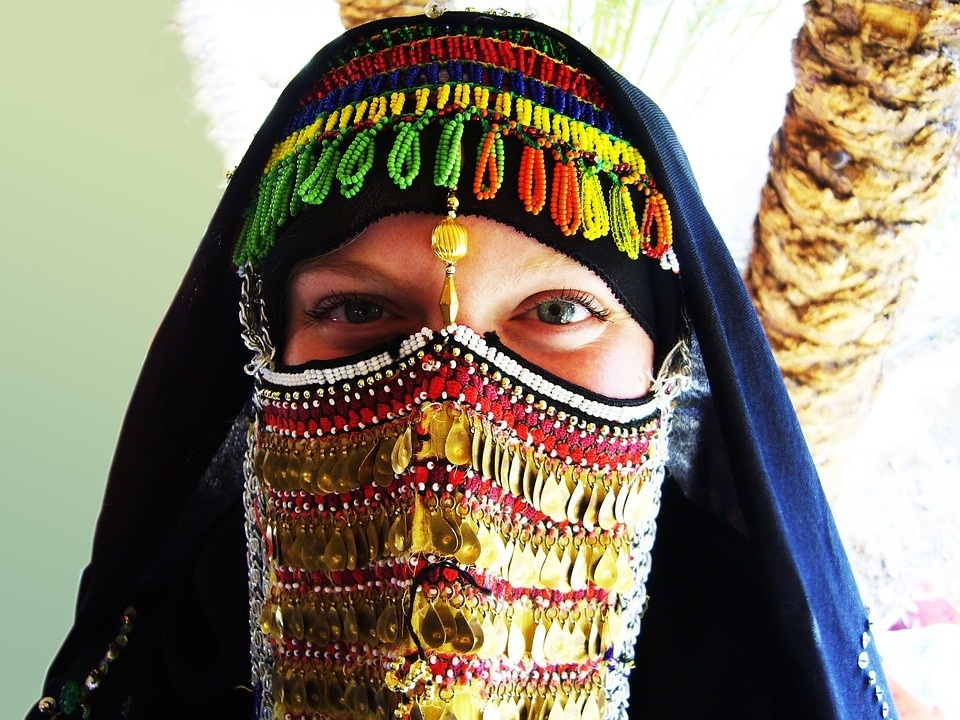 bedouin-woman-174415_960_720.jpg