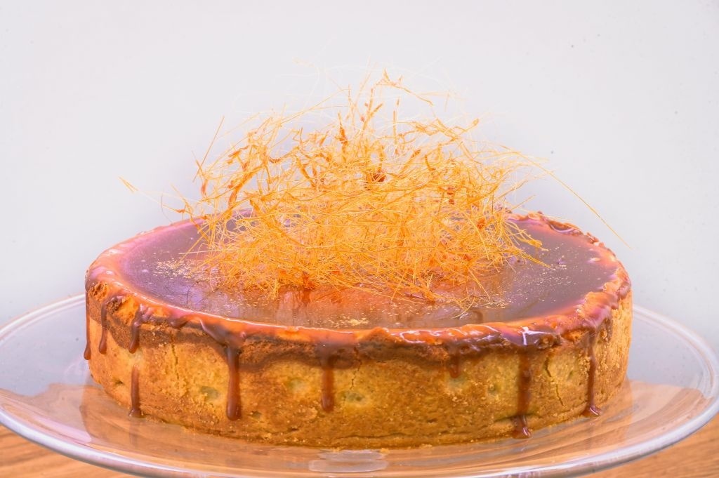 Recept na karamelový cheesecake zo šou Pečie celé Slovensko.