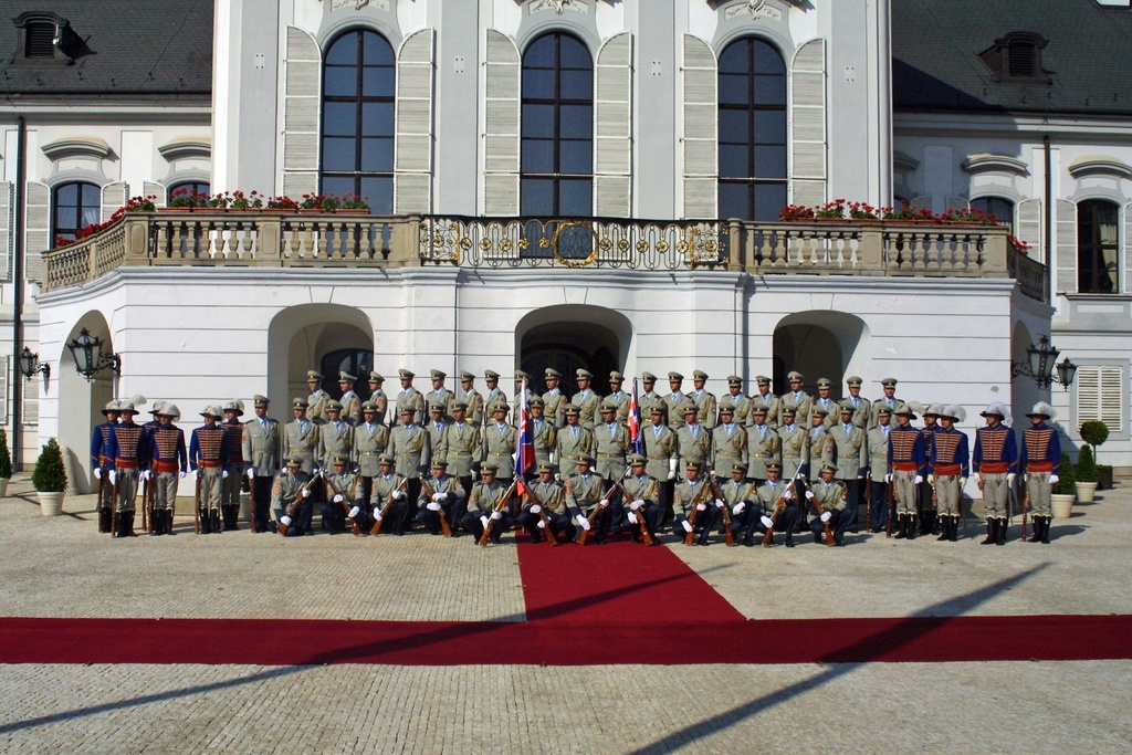 41.ČS PSR pred Prezidentským palácom,2006.JPG