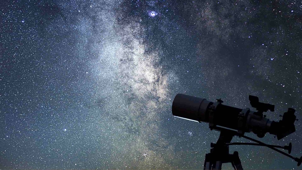 teleskop vesmír_canva.jpg