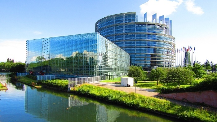 europsky parlament-pixabay-Endzeiter.jpg