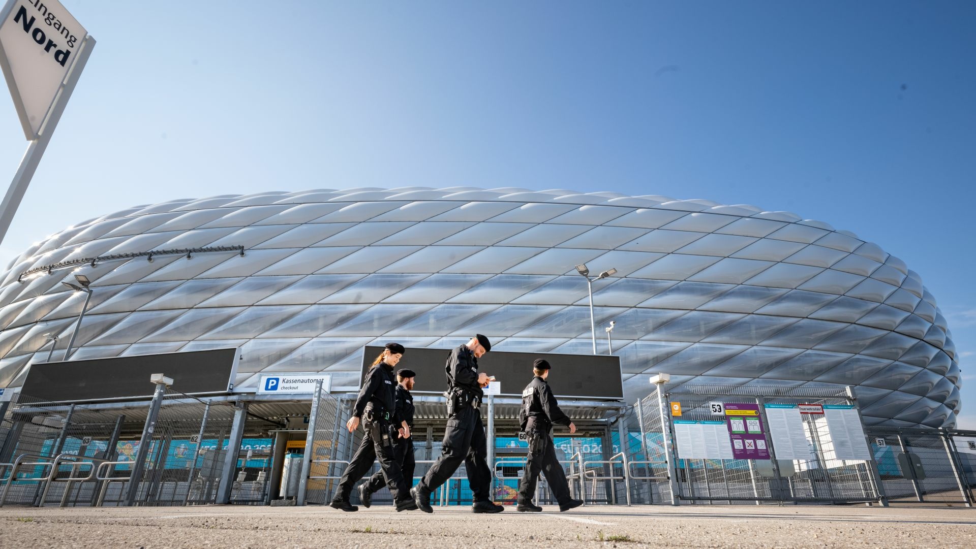 EURO 2020 komplikuje pandémia. Marcel Merčiak: Je to veľký zádrheľ