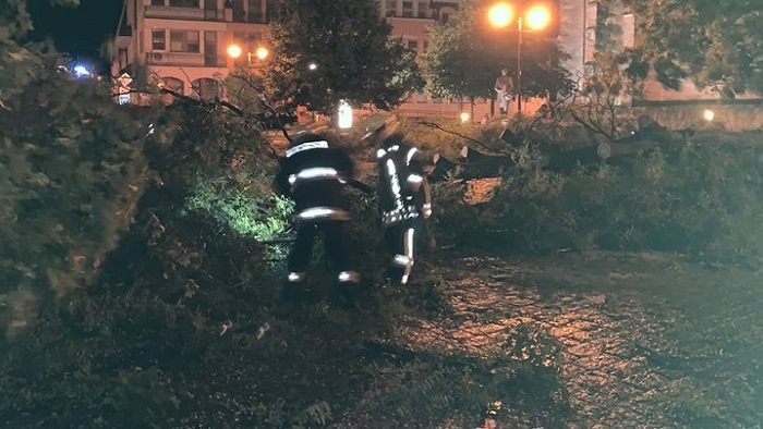 Skalicou sa prehnala silná búrka. Mesto počíta škody