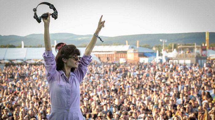 Chystáte sa na festival? Nezabudnite na týchto 12 dôležitých vecí