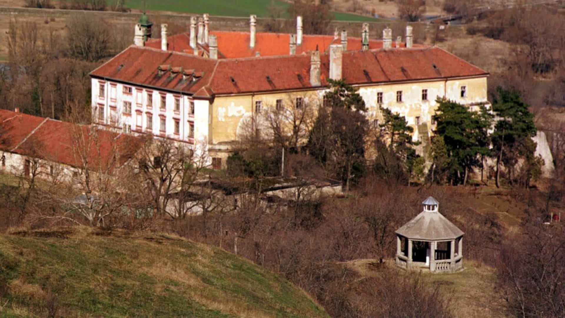 Hlohovec-zámok-Štefan-Puškáš-TASR