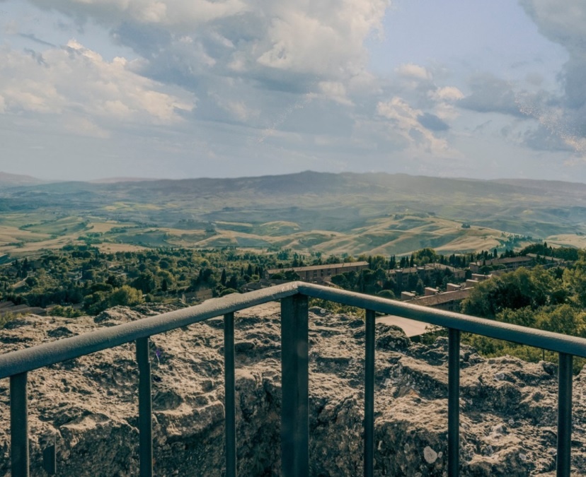 Výhľad v meste Volterra.jpg