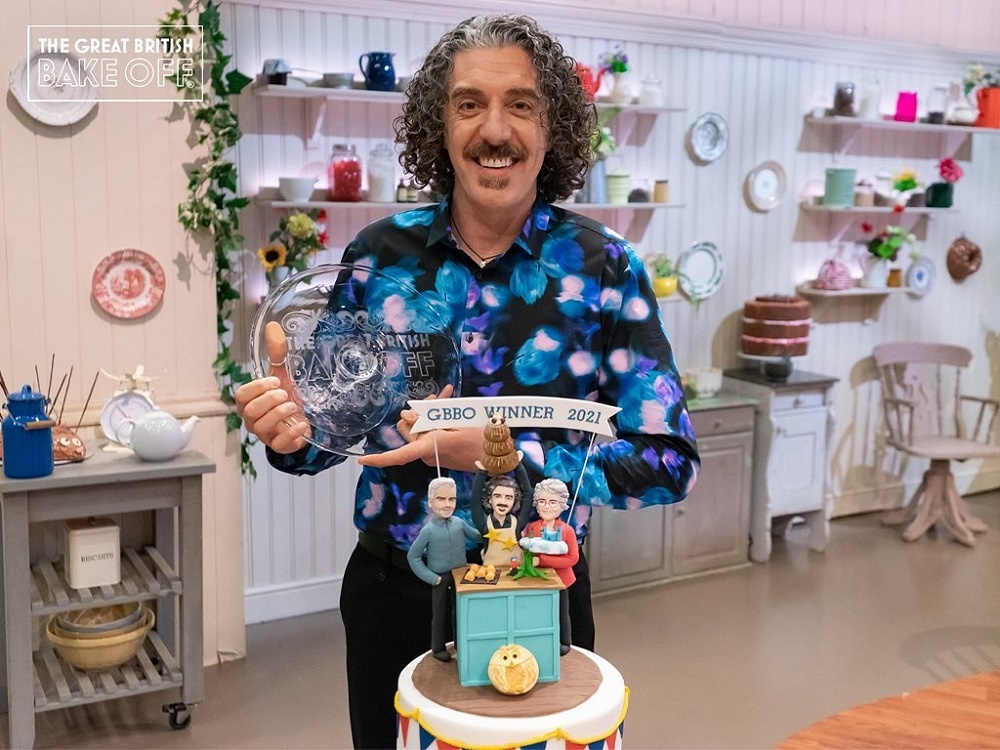 Giuseppe, víťaz Great British Bake Off 2021